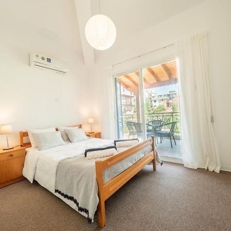 The Salnik Beach Apartment Limassol Bagian luar foto