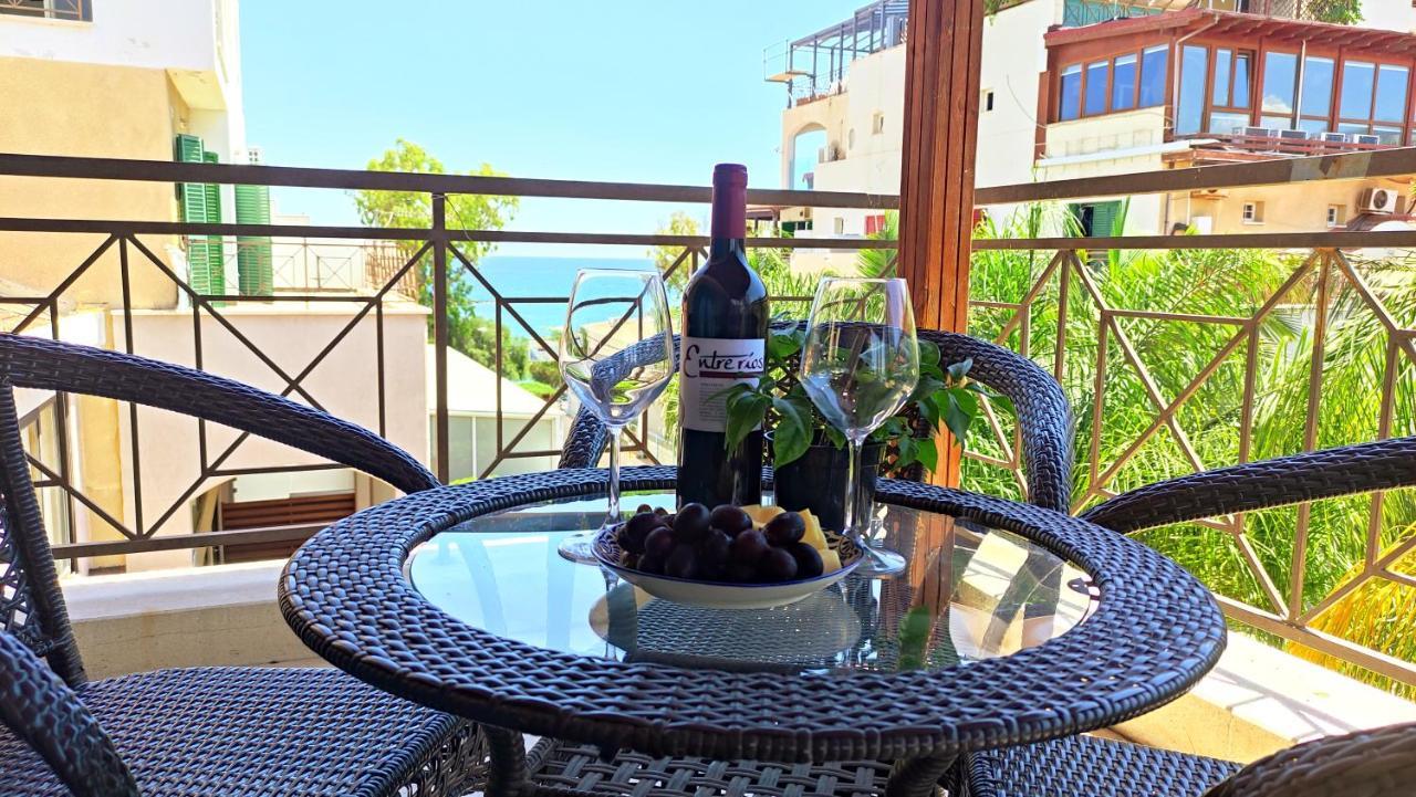 The Salnik Beach Apartment Limassol Bagian luar foto