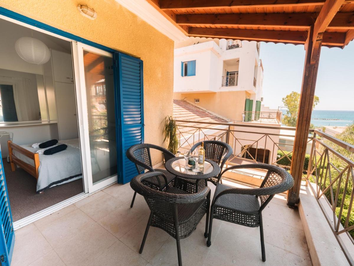 The Salnik Beach Apartment Limassol Bagian luar foto