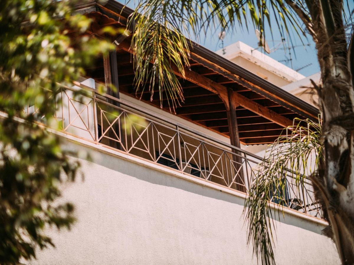 The Salnik Beach Apartment Limassol Bagian luar foto