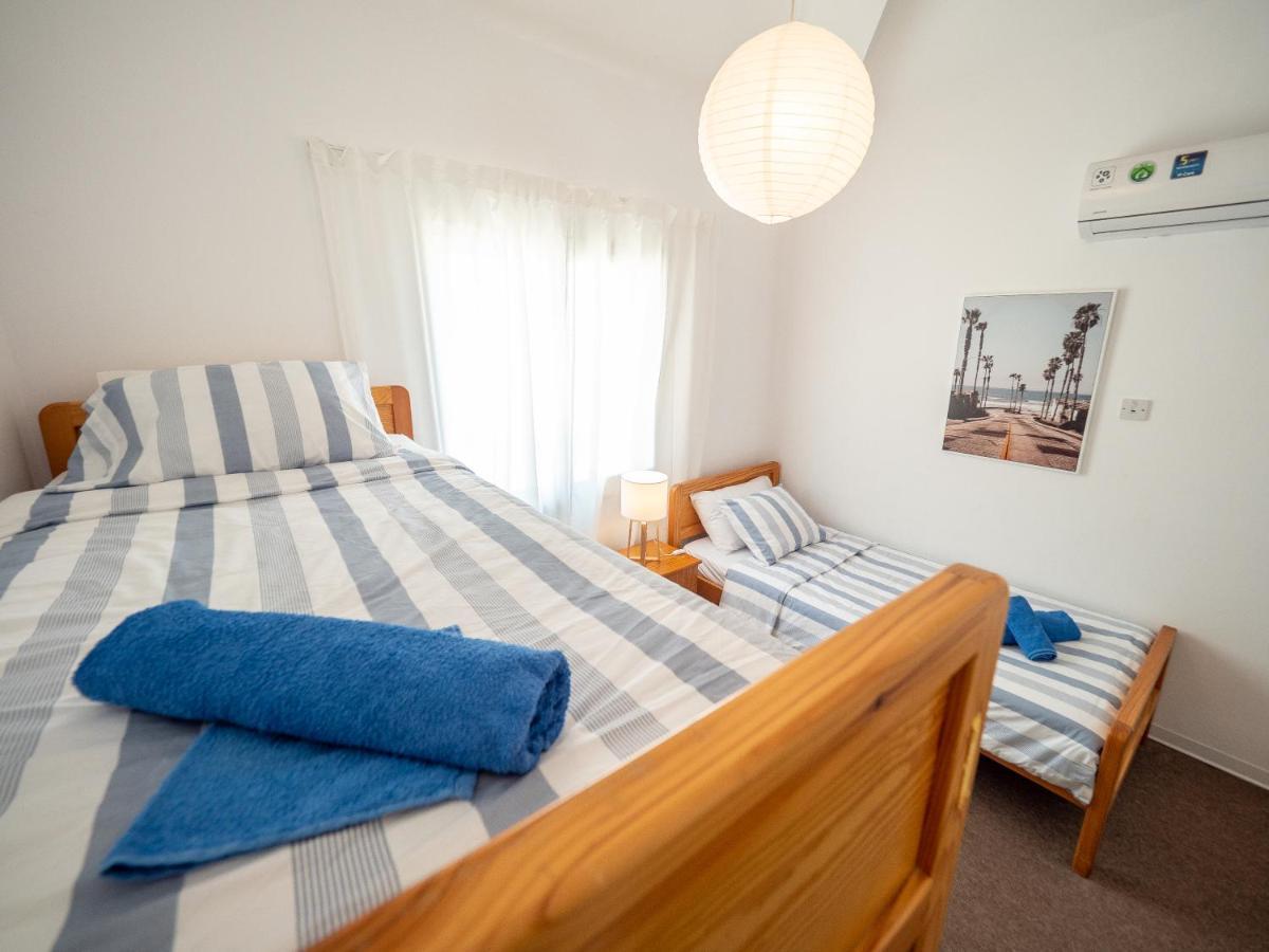 The Salnik Beach Apartment Limassol Bagian luar foto