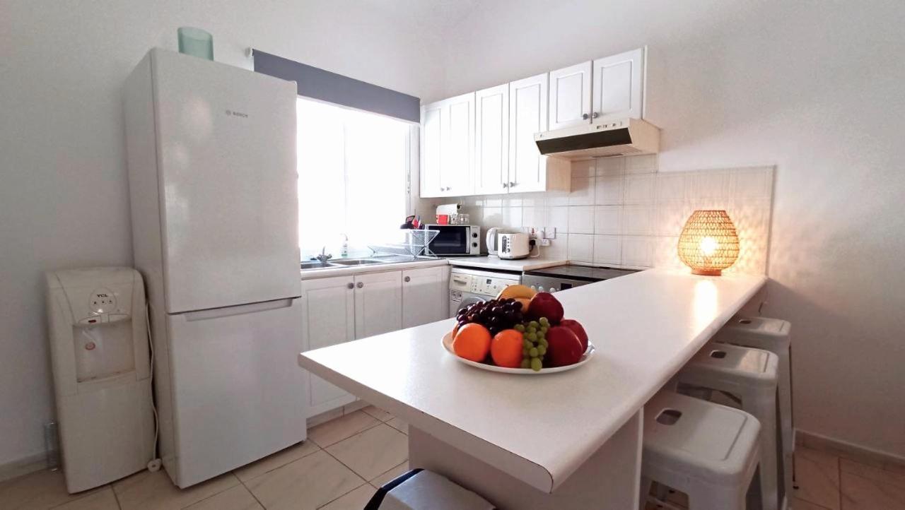The Salnik Beach Apartment Limassol Ruang foto
